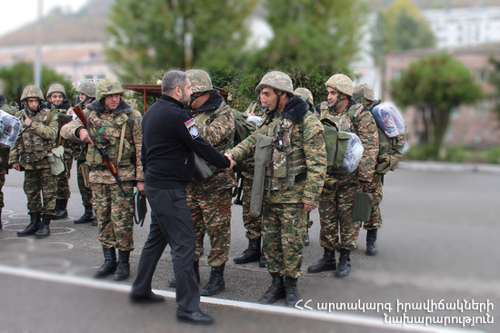 Министр по ЧС Армен Памбухчян посетил воинскую часть минобороны РА