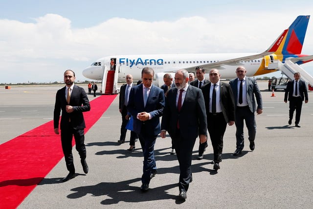 «2018-2019 годах в нашем аэропорту почти не было самолетов… Сегодня, около 30% рейсов, выполняются армянскими авиакомпаниями». Никол Пашинян