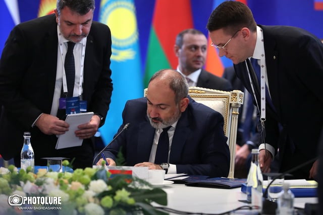 Отказ Армении подписать некоторые документы не угрожает существованию ОДКБ. Песков