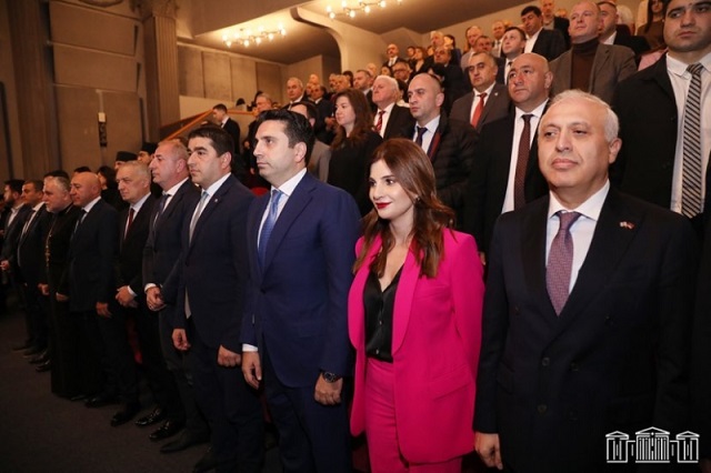 Официальный визит Председателя НС РА в Грузию начался с символического мероприятия дипотношений