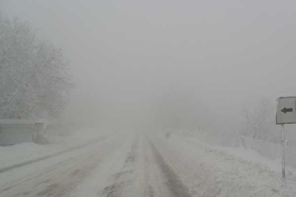 В Ноемберянском районе густой туман, видимость 20 — метров. В Сисиане небольшой снег