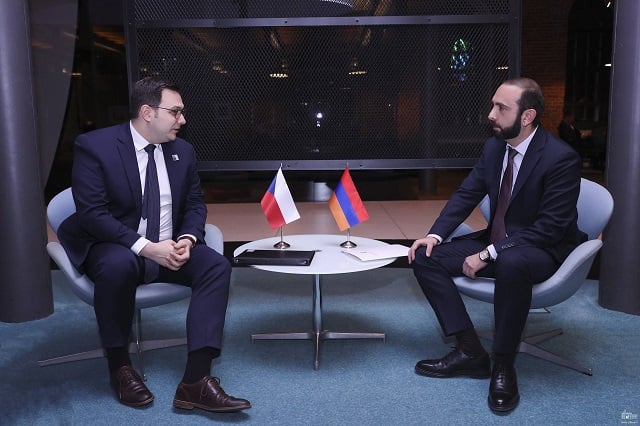 Министр Мирзоян представил своему чешскому коллеге последние развития, касающиеся процесса урегулирования армяно-азербайджанских отношений и нагорно-карабахского вопроса