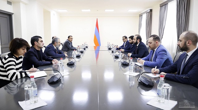 Давид Бабаян и Арарат Мирзоян обсудили вопросы, касающиеся кризиса, возникшего в результате продолжающейся с 12 декабря блокады Арцаха Азербайджаном