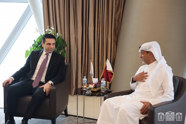 Ален Симонян встретился с президентом Футбольной ассоциации Катара по его инициативе