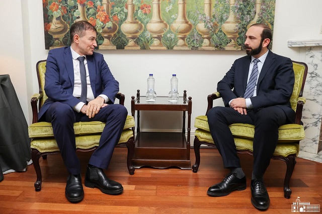 На встрече с Ковачевым Мирзоян подчеркнул, что Азербайджан должен немедленно и в соответствии с положениями трехстороннего заявления от 9 ноября восстановить нормальное функционирование Лачинского коридора