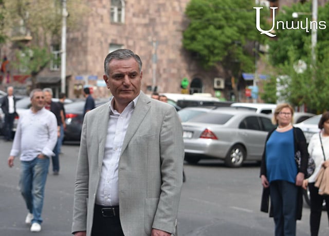 «Запад дал понять Николу, что он должен быть под властью Турции»: Артак Закарян