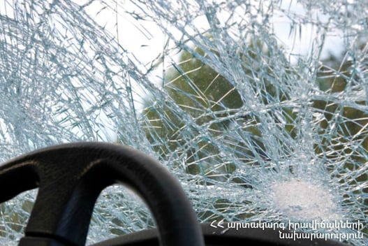 В результате аварии на трассе Иджеван-Ереван есть 3 пострадавших