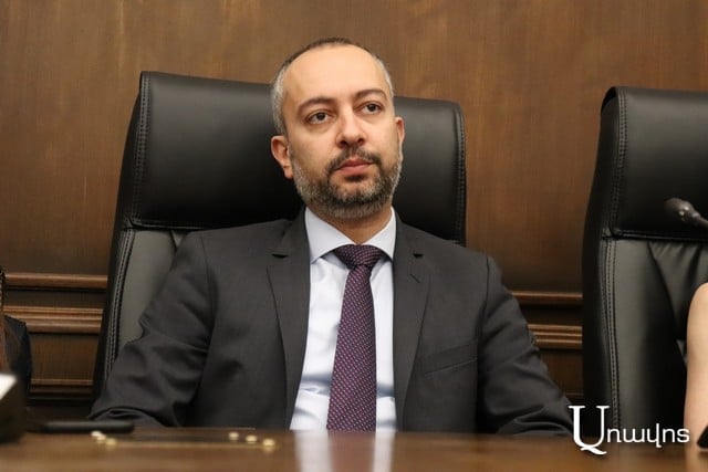Глава комиссии по внешним связям парламента Армении подал в отставку