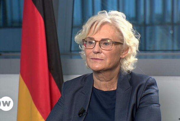 Министр обороны ФРГ Ламбрехт подала в отставку. Deutsche Welle