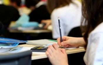 В любой нормальной стране потребовались бы считаные часы, чтобы как минимум освободить от должности ответственного лица, доведшего сферу образования до столь катастрофического состояния: «Взгляд из Еревана»