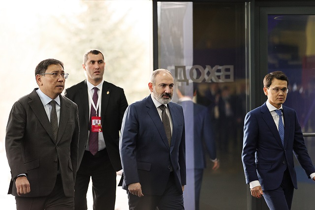 Для Армении развитие цифровой экономики было и остается одним из важнейших приоритетов: премьер-министр принял участие в пленарном заседании форума “Digital Almaty Awards”
