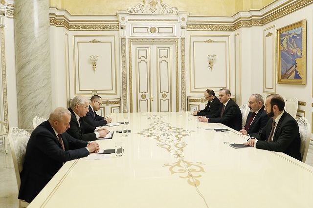 Премьер-министр Пашинян принял Игоря Ховаева