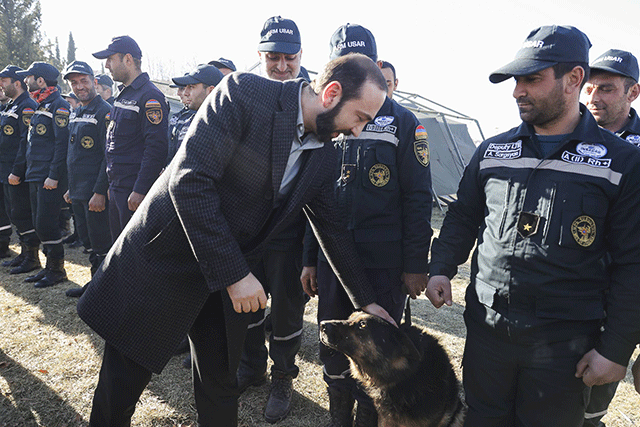 Арарат Мирзоян посетил турецкий город Адыяман, где работают армянские спасатели
