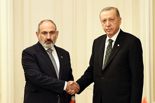 Реджеп Тайип Эрдоган поблагодарил Никола Пашиняна за помощь и отметил, что правительство Турции высоко ценит поддержку Армении, подчеркнув важность этого шага также в контексте дальнейшего углубления диалога между двумя странами