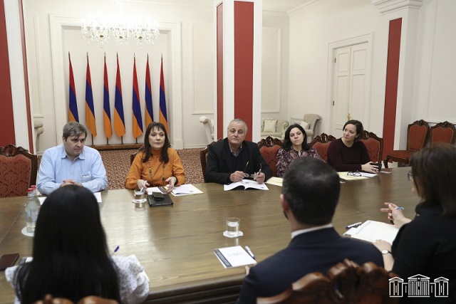 На встрече с депутатами Европарламента Рубинян коснулся гуманитарных проблем, с которыми столкнулось население Нагорного Карабаха в результате блокирования Азербайджаном Лачинского коридора