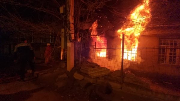 Пожар на улице Азатамартикнери, есть пострадавшие