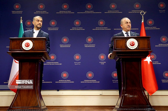 Министр иностранных дел Ирана встретился с турецким коллегой в Анкаре. ИРНА