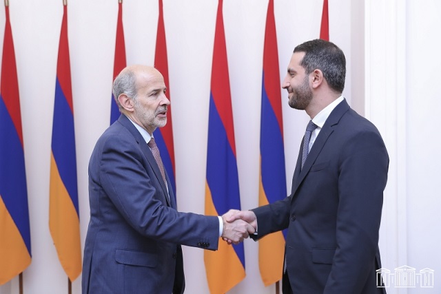 Рубинян приветствовал открытие постоянного представительства Испании в Армении