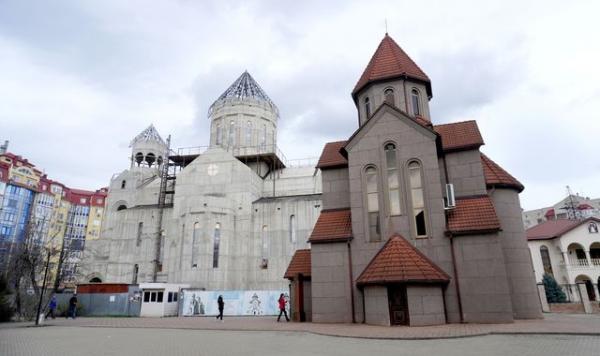 Кафедральный собор Сурб Мариам Аствацацин в Краснодаре возводят с опережением графика. Еркрамас