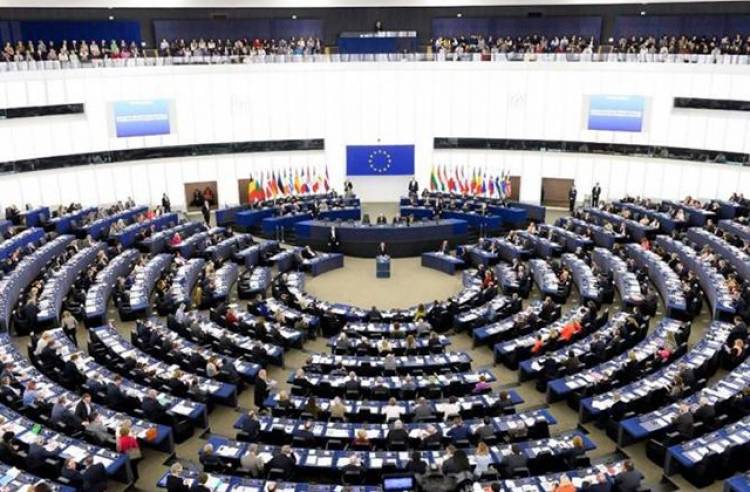 «Призываем завершить расследование случаев злоупотребления полицией силой в отношении протестующих, журналистов и оппозиционеров»: резолюция Европейского парламента