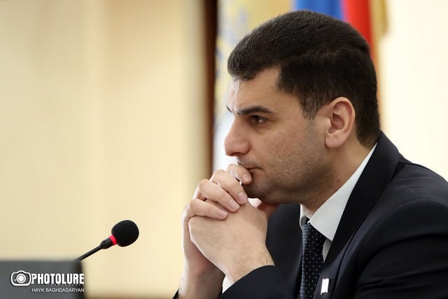 Мэр Еревана Грачья Саргсян подал в отставку