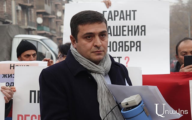 По сути, Лавров вновь подтвердил пресловутую позицию властей Армении и Азербайджана. Согомонян