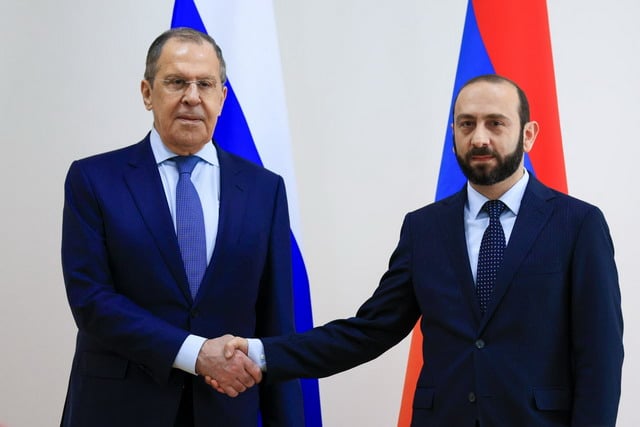 Россия видит неприкрытые попытки Запада рассорить ее с Арменией