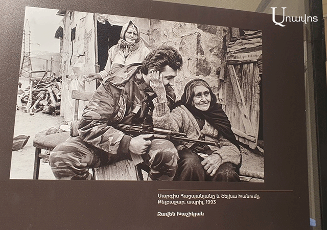 Как родилась самая выразительная фотография Арцахской войны. Автор в Гюмри рассказал некоторые подробности