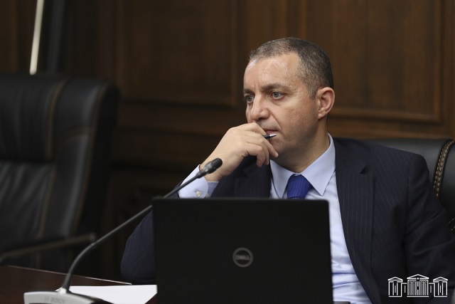 Ваан Керобян: «Законодательной инициативой устанавливаются новые ставки пошлин согласно договору о товарных знаках ЕАЭС»