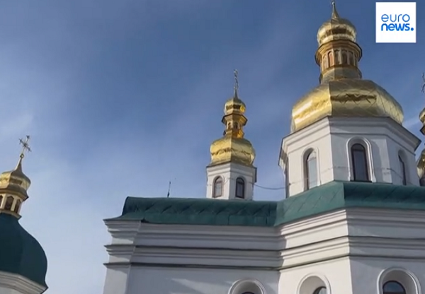 Монахи Киево-Печерской лавры отказываются выселяться. Euronews