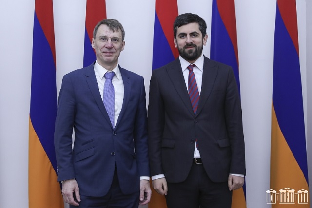 Армения придает большое значение эффективному сотрудничеству с Чехией как на двусторонней, так и на многосторонней площадках, в формате ЕС и в многосторонних форматах, включая ООН, ОБСЕ, Совет Европы