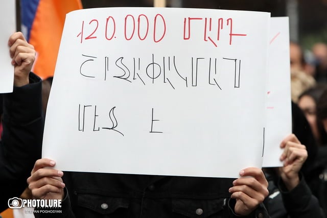 Азербайджан, регулярно заявляющий, что дорога, соединяющая Арцах с Арменией, открыта, сегодня открыто запретил въезд гражданам Арцаха в места их проживания