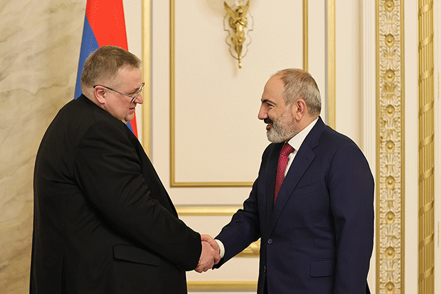 Мы, на самом деле, радуемся тем успехам, которые делает армянская экономика. Оверчук — Пашиняну