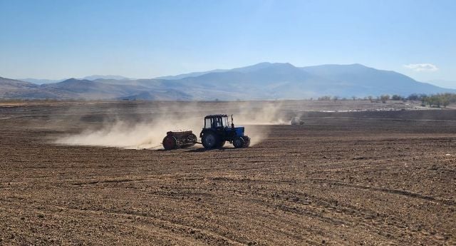 На территории села Акнахбюр с азербайджанских позиции обстреляли граждан, выполняющих сельскохозяйственные работы