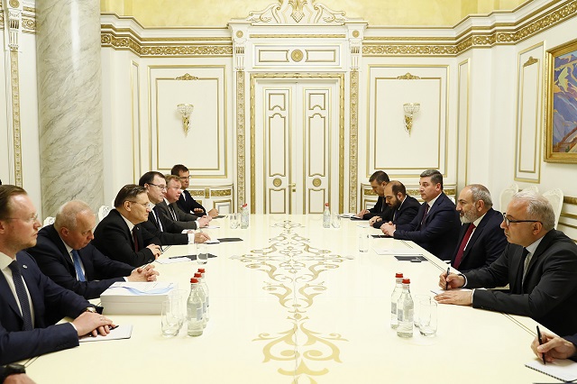 Пашинян подчеркнул важность сотрудничества между правительством Армении и корпорацией “Росатом”, в рамках которого успешно реализуется ряд совместных проектов