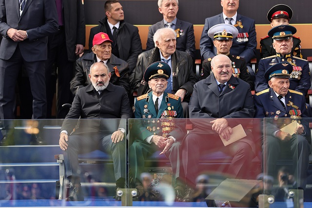 Премьер-министр Пашинян в Москве присутствовал на военном параде в ознаменование Победы в Великой Отечественной войне