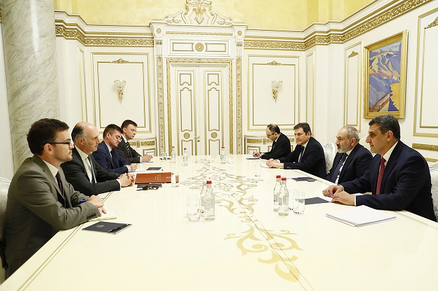Лео Докерти отметил, что уже заявлено о начале стратегического диалога с Арменией, и добавил, что они заинтересованы в расширении связей по разным направлениям