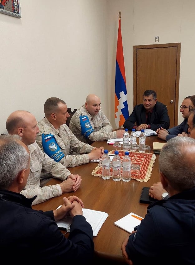 В Арцахе состоялась встреча с руководителем центра гуманитарного реагирования российского миротворческого контингента