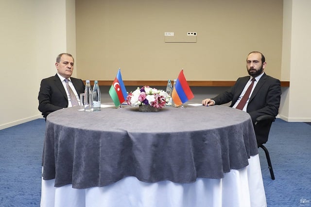 Мирзоян и Байрамов продолжили работу над проектом соглашения «О мире и установлении межгосударственных отношений»