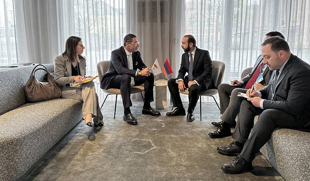 Встретились министры иностранных дел Армении и Кипра