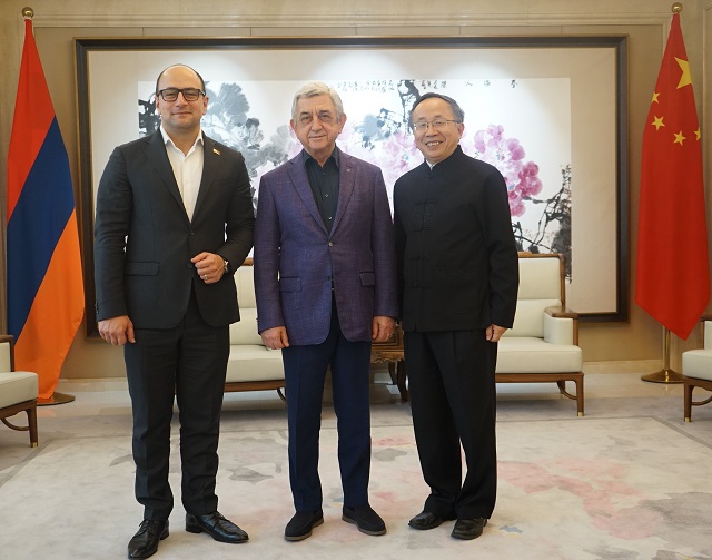 Посол Китая в Армении выразил надежду, что Серж Саргсян и впредь будет содействовать развитию двусторонних отношений, непрерывному достижению новых успехов в отношениях между двумя странами