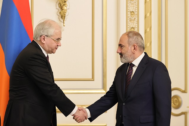 Пашинян и Ховаев обсудили вопросы, касающиеся нагорно-карабахского конфликта
