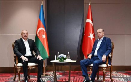Отныне азербайджанская армия будет развиваться по образцу турецкой армии. Алиев