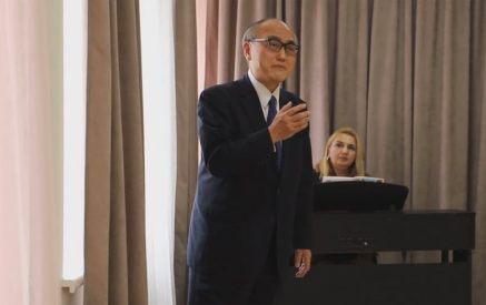 Посол Японии Фукусима Масанори в Капане спел песню Амирханяна «Армянские глаза»