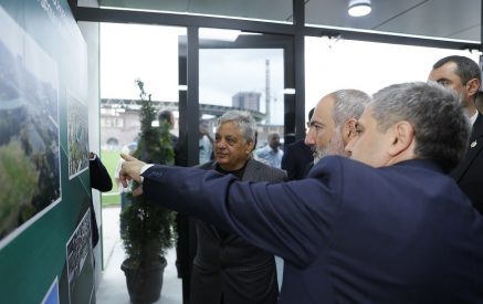 Никол Пашинян в Ереване присутствовал на церемонии открытия спортивной школы имени Хорена Оганесяна