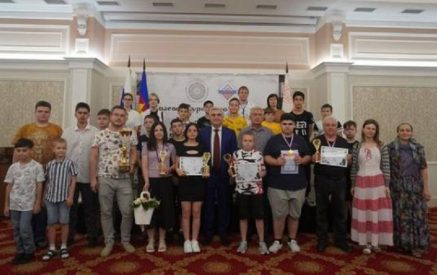 Международный день шахмат в Краснодаре отметили турниром «Ход конем»