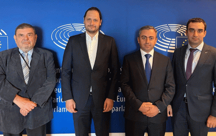 Ишхан Сагателян и Гаспар Карапетян в Брюсселе представили гуманитарную ситуацию в Арцахе