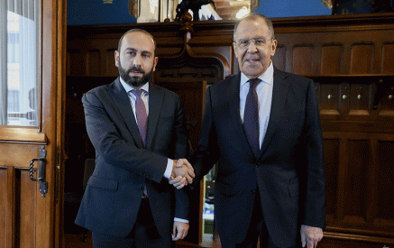 На встрече с Лавровым Мирзоян отметил важность решения вопросов прав и безопасности народа Нагорного Карабаха в рамках международного механизма