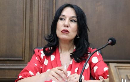 «У меня плохой прогноз, что Азербайджан начнет масштабную операцию в Арцахе и назовет ее антитеррористической»: Наира Зограбян