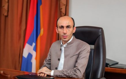 Артак Бегларян: Российская помощь в настоящее время застряла в Азербайджане.